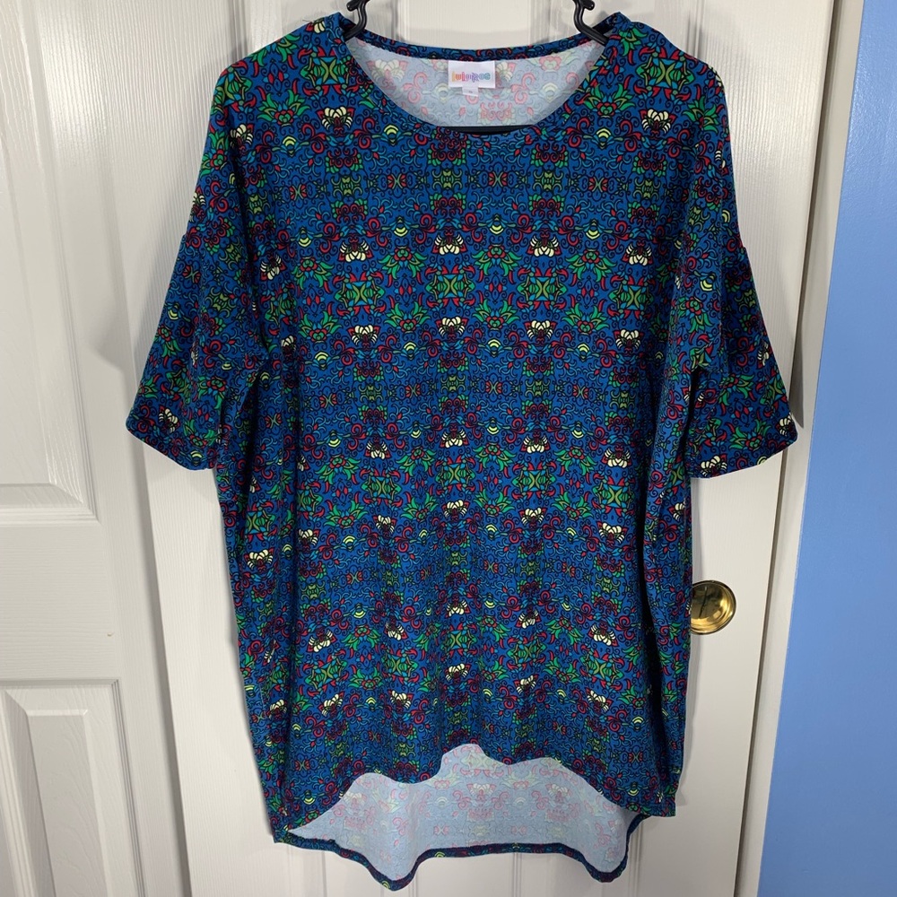 Lularoe Women’s Multi Color Size Small Blue Shirt